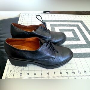 DNA soft leather healed oxfords women's 7.5